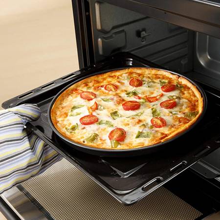 A baking tray for a pizza - 32 cm